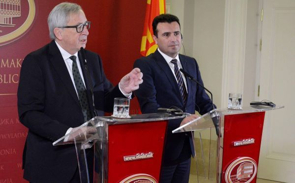 Μας την... έκανε και ο Γιούνκερ με τους «Μακεδόνες»