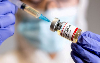 Μαγιορκίνης: Τα επικαιροποιημένα εμβόλια καλύπτουν και τις παραλλαγές της Όμικρον