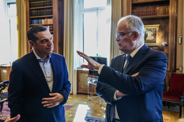 Τι είπαν Τασούλας και Τσίπρας για αναθεώρηση και τι γίνεται με το κόμμα