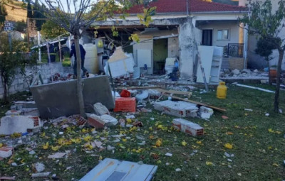 Τρίκαλα: Έκρηξη από διαρροή υγραερίου σε σπίτι- Σοβαρά τραυματίας ηλικιωμένος