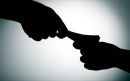 Έρευνα: Διαφθορά και υπερδανεισμός έφεραν την οικονομική κρίση