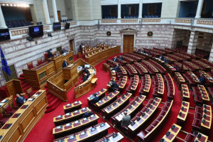 Servicers, ρυθμίσεις οφειλών και φόρος 10% στα crypto: Στη Βουλή το νέο νομοσχέδιο