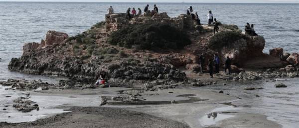 Υποχώρησε η στάθμη της θάλασσας στο Καβούρι