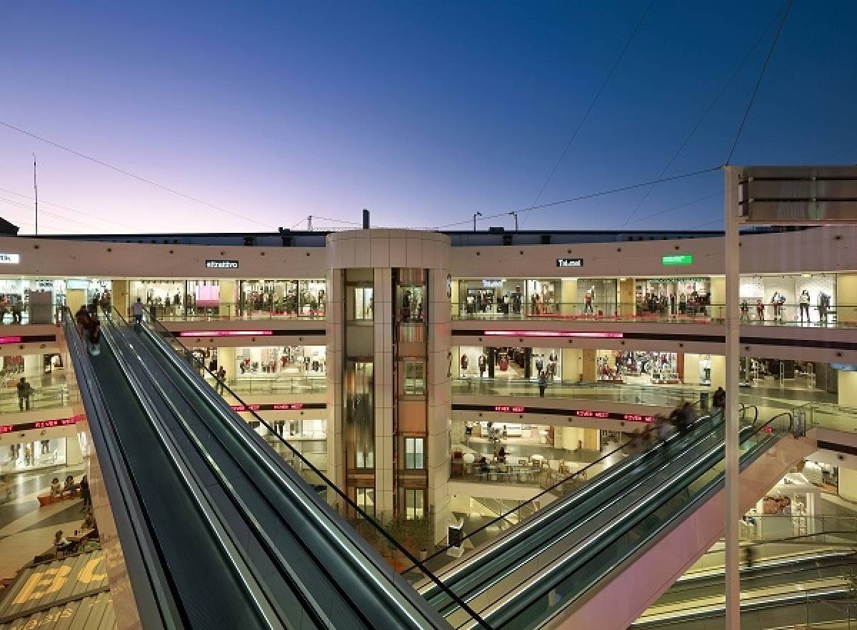 River West: Άνοιξε τις πόρτες του με ενισχυμένα μέτρα ασφαλείας