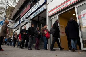Υποχώρησε ελαφρώς η ανεργία στην ευρωζώνη- Στο 7,2% τον Νοέμβριο