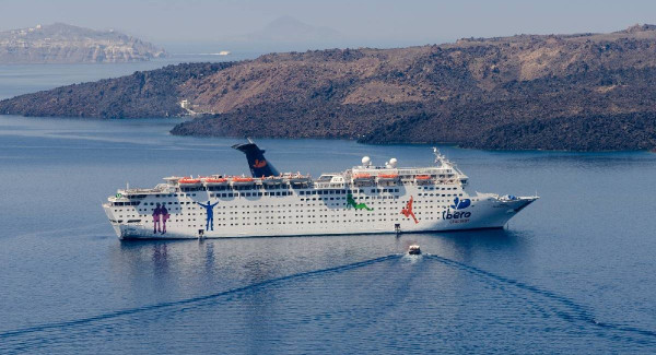 Η CLIA και τα «καθρεφτάκια» της