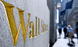 Μεικτά πρόσημα στο άνοιγμα της Wall Street - Κοντά σε υψηλό ρεκόρ ο S&amp;P 500