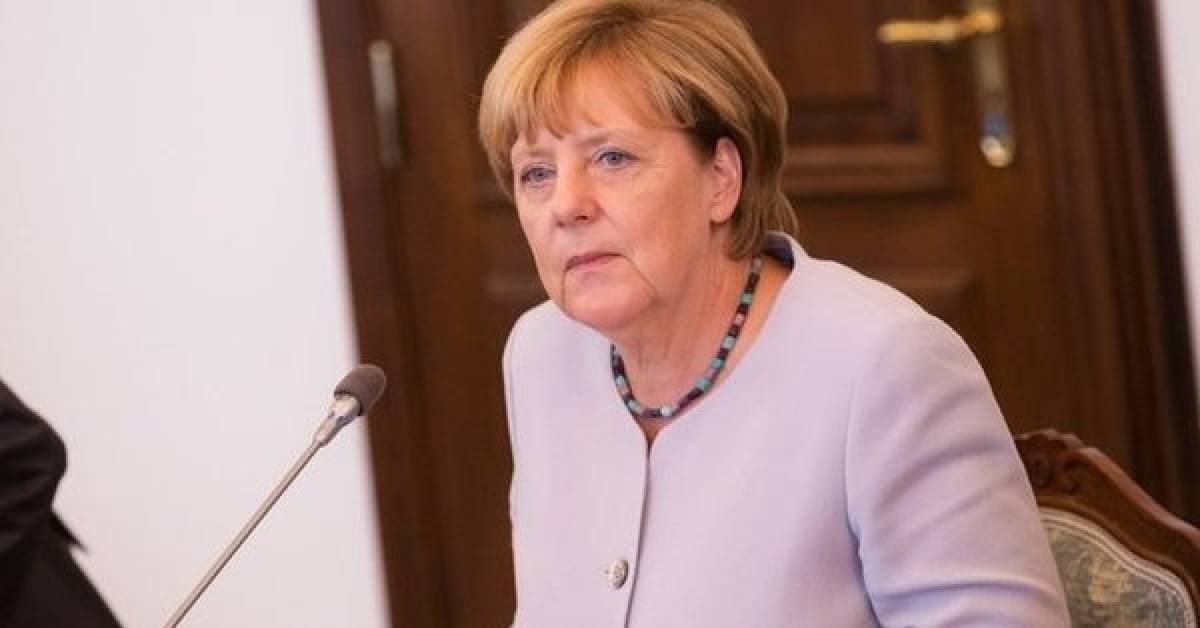 Μέρκελ σε επιχειρηματίες: Μείωση φόρων με προσοχή-Τι είπε για δημόσιο,τράπεζες