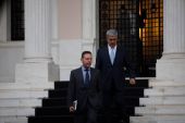 Ακλόνητη η στήριξη μας στον Στουρνάρα, λέει η κυβέρνηση