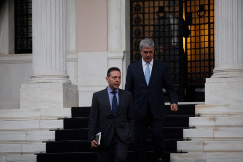 Ακλόνητη η στήριξη μας στον Στουρνάρα, λέει η κυβέρνηση