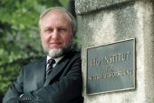 Χανς-Βέρνερ Ζιν: "Το Grexit είναι ο μόνος δρόμος για να μη χρεοκοπήσει η Ελλάδα"