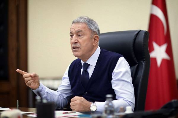 Ο Ακάρ παραδέχεται ότι υπάρχουν προβλήματα στην τουρκική αεροπορία