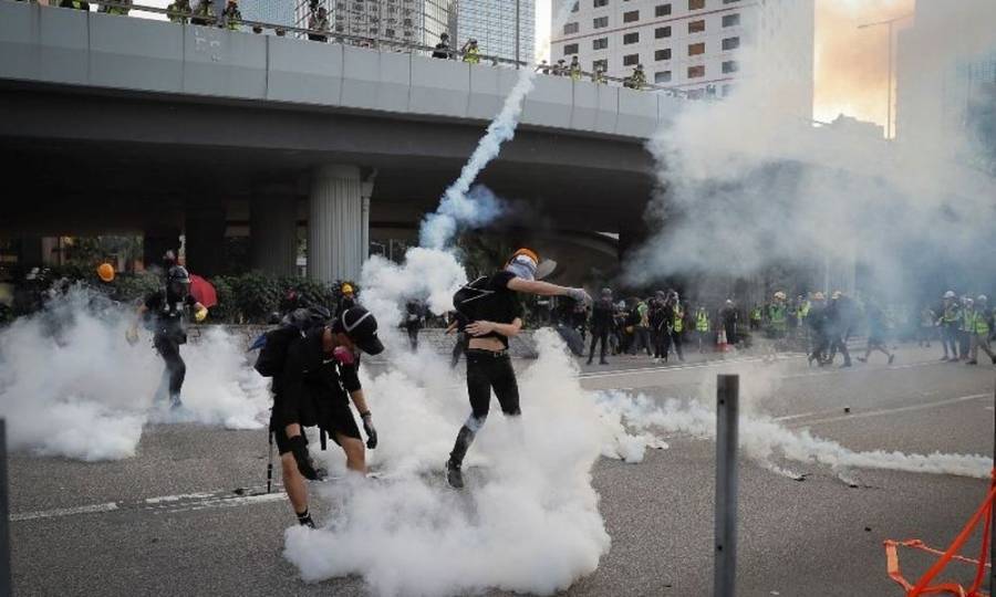 Χονγκ Κονγκ: Χρήση δακρυγόνων σε επεισόδια με διαδηλωτές