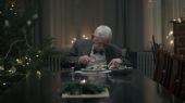 Δείτε το: Το πιο συγκινητικό χριστουγεννιάτικο βίντεο-Μία οικογένεια, μία αγκαλιά