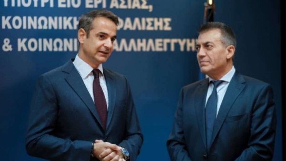 Πέτσας: Ο κ. Βρούτσης χαίρει της εμπιστοσύνης του Πρωθυπουργού