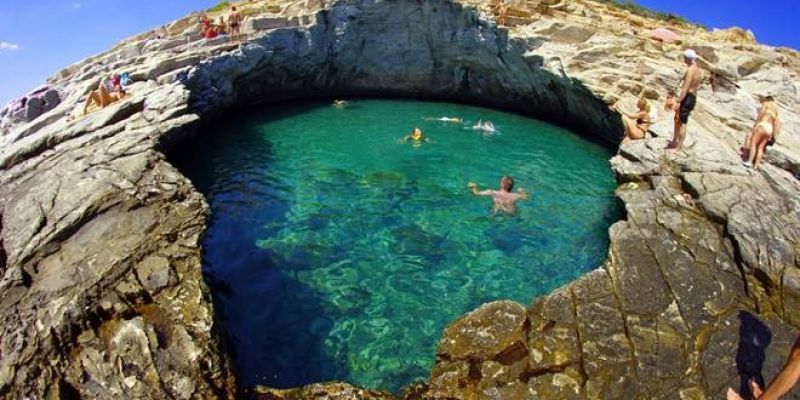 Μειώσεις μέχρι και 90% (!) στις τουριστικές προκρατήσεις λόγω προσφυγικού