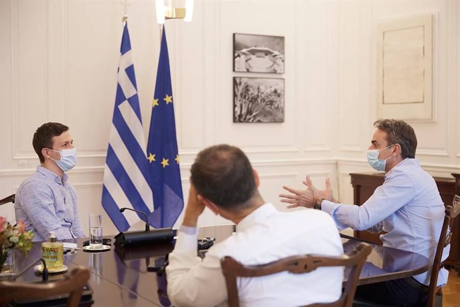 Συνάντηση Μητσοτάκη με τον ιδρυτή της πλατφόρμας Instashop