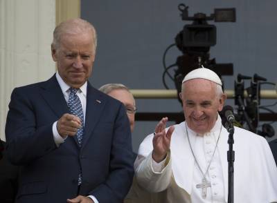 Ο Πάπας Φραγκίσκος συνεχάρη τον Μπάιντεν για την εκλογή του