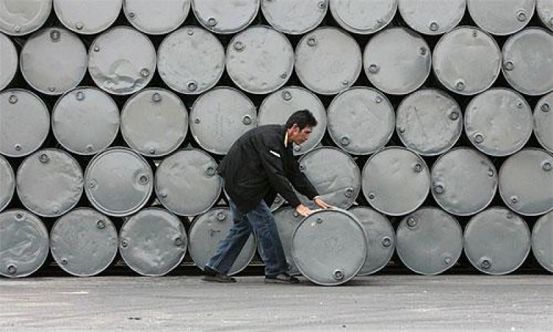 Απώλειες για το πετρέλαιο, στο φόντο των μάκρο από την Ιαπωνία