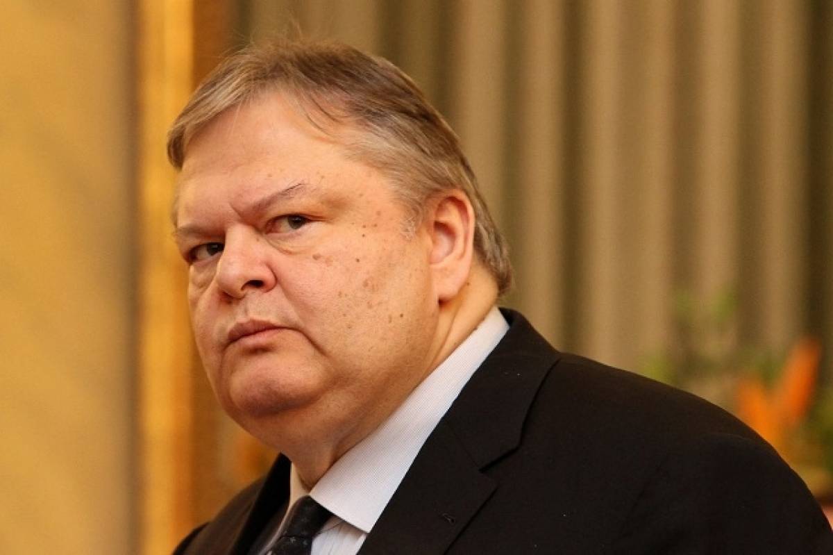 Βενιζέλος: Αν θέλει άφεση ο Τσακαλώτος, ας απευθυνθεί στον Πάπα