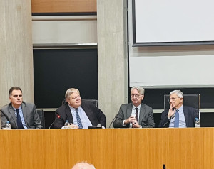 Ηχηρή παρέμβαση Βενιζέλου: Η χώρα υπνοβατεί – Ανησυχίες Γιαννίτση για μια Ελλάδα χωρίς όραμα