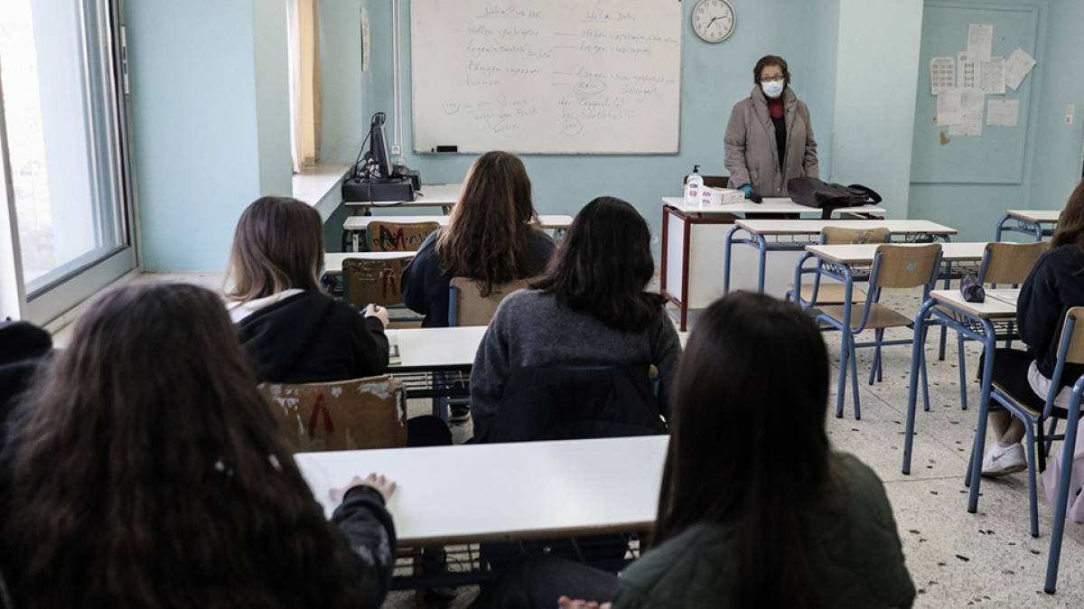 Σάλος με βίντεο Προγεννητικής Αγωγής για σχολεία- Κόντρα Κεραμέως- Τσίπρα
