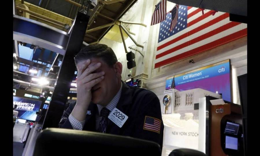 Wall Street: Ρευστοποιήσεις στον Nasdaq μετά το εξαήμερο ανοδικό σερί