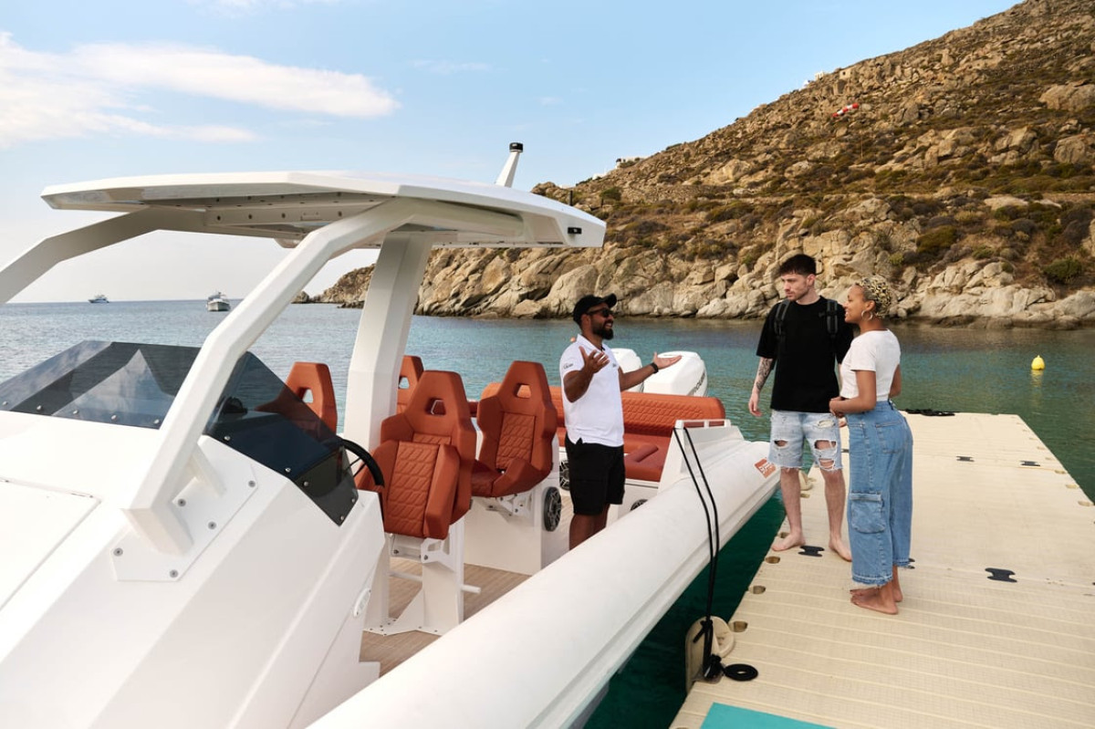 Uber Boat σε Μύκονο, Σαντορίνη, Κέρκυρα και Αθηναϊκή Ριβιέρα