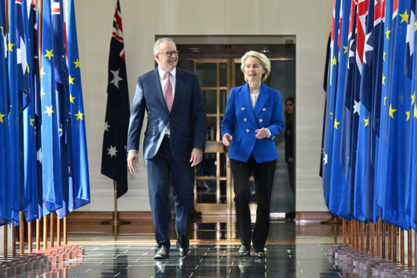 Bloomberg: Η συμφωνία με την Αυστραλία δεν πρόκειται να καλύψει πλήρως τις βραχυπρόθεσμες ανησυχίες της ΕΕ