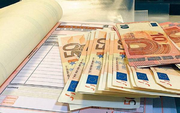 Ασφαλιστικό νομοσχέδιο: Τι προβλέπεται για όσους αμείβονται με «μπλοκάκι»