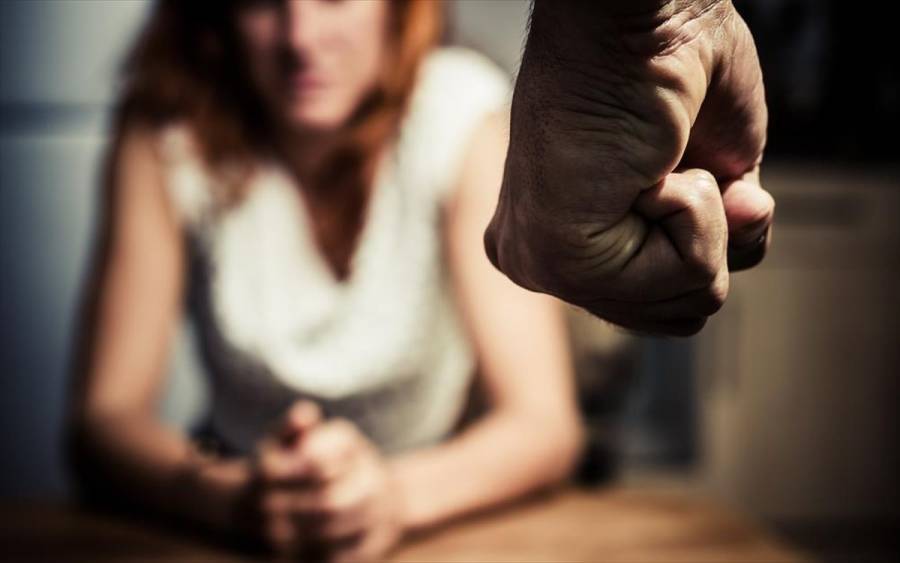 Περιστέρι: Χτύπησε τη σύζυγό του έπειτα από θετικό self test
