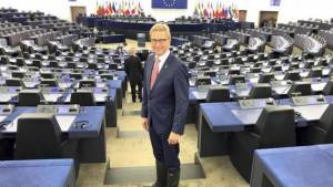 Ευρωβουλή: Ζητούνται στοιχεία για την προστασία των δεδομένων στην ΕΕ