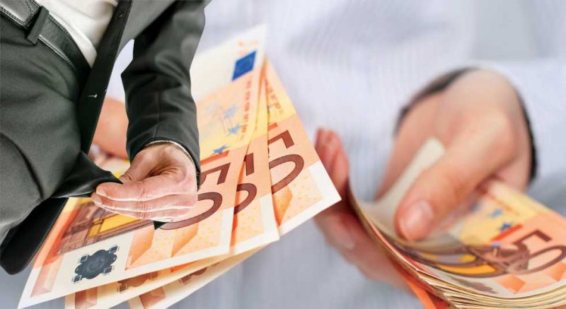 Οι τράπεζες «καθαρίζουν» 75 μεγάλες επιχειρήσεις με 10 δισ. χρέη