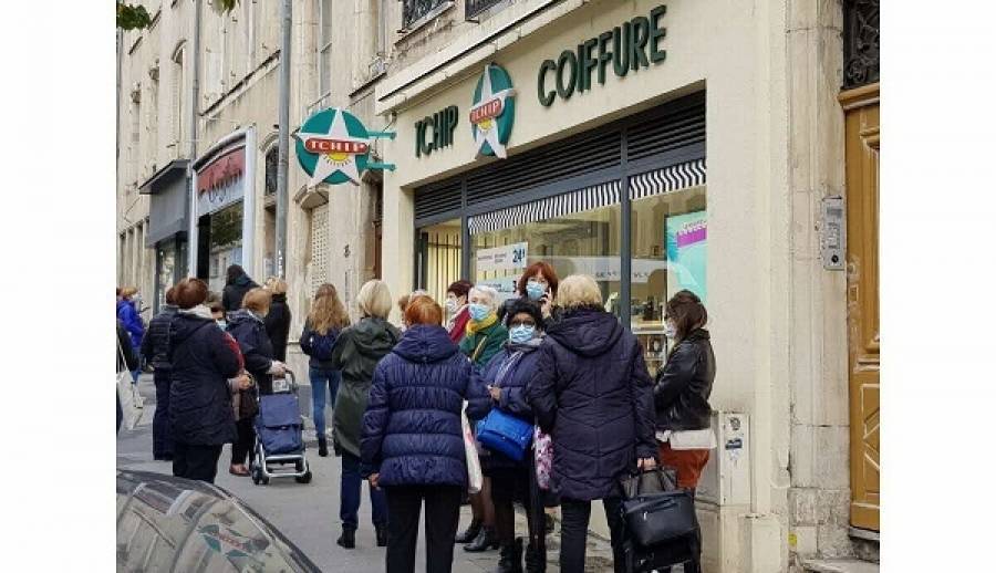 Πανικός στα κομμωτήρια της Γαλλίας λίγο πριν το lockdown