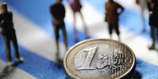 ΙΟΒΕ: Σταθεροποιείται το προϊόν της ελληνικής οικονομίας- Μείωση της ανεργίας το ‘14