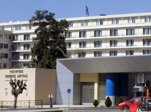Επαφές Δένδια με ΗΑΕ για αμυντική καινοτομία και τεχνολογική συνεργασία