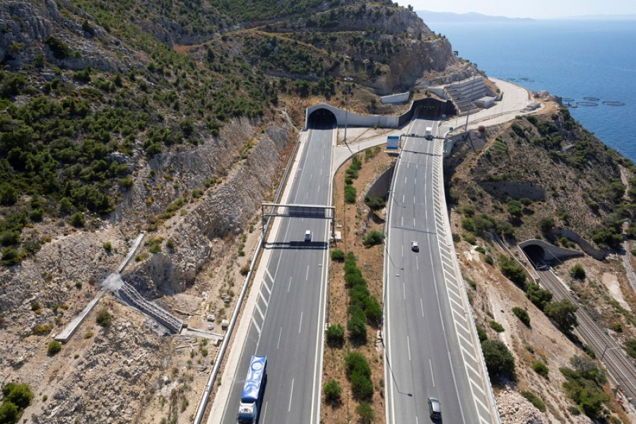 Αθηνών- Κορίνθου: Ανοιχτή μόνο μία λωρίδα, μέχρι νεοτέρας