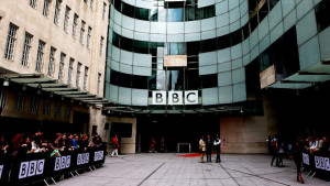 Το BBC εξετάζει τη δημιουργία μοντέλου Τεχνητής Νοημοσύνης