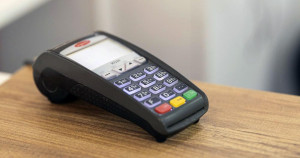 ΑΑΔΕ: Πώς προχωρά το «φακέλωμα» των POS- Τα στοιχεία