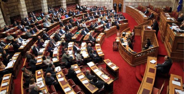Σφυροκόπημα στην κυβέρνηση από τους κοινωνικούς φορείς στη Βουλή