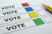 Νέα δημοσκόπηση: «Ναι» στο πακέτο Τσίπρα, «όχι» στις πρόωρες εκλογές