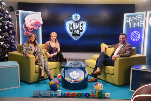 Ο Χρήστος Μενιδιάτης στο εορταστικό Game Time: Το ντουέτο με τον Ντέμη Νικολαΐδη και ο Μέσι σε ρόλο του Άη Βασίλη