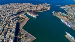 «Πόλεμος» στον Πειραιά για τον εφοδιασμό πλοίων