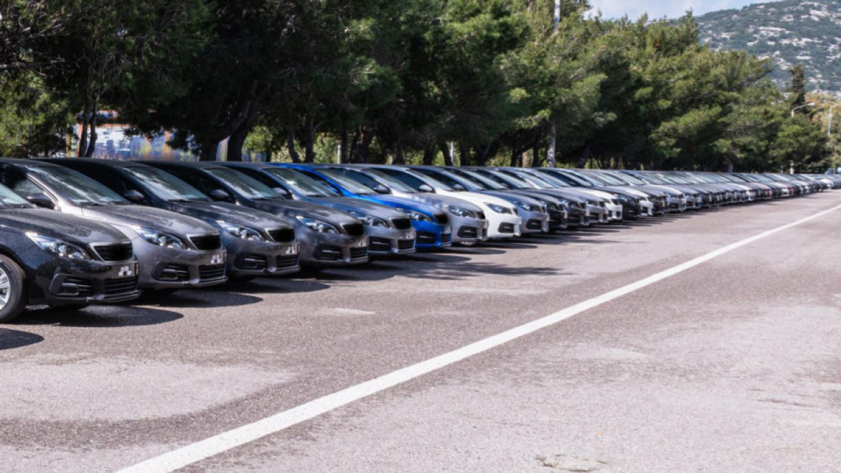 ΕΛΣΤΑΤ: Ετήσια αύξηση 7,7% στις κυκλοφορίες νέων αυτοκινήτων τον Οκτώβριο