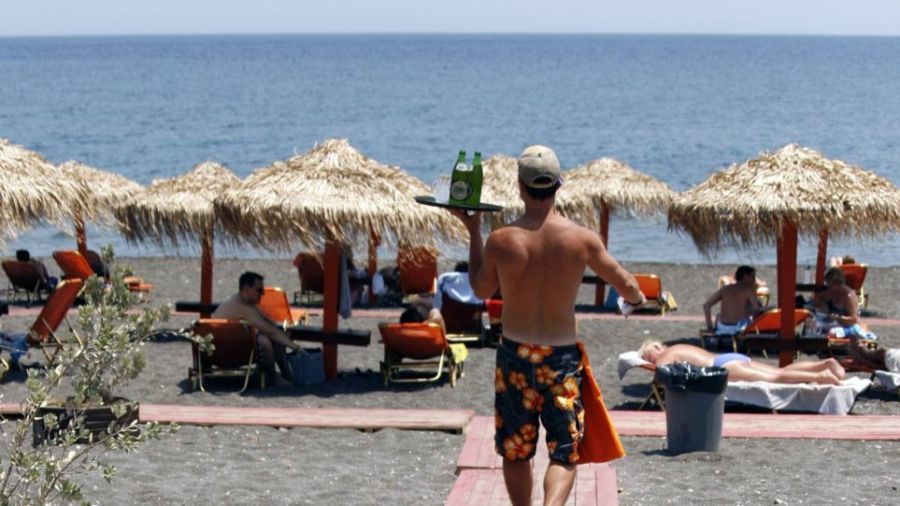ΙΝΣΕΤΕ: Σε μονοψήφια ποσοστά η «μαύρη εργασία» στον τουρισμό