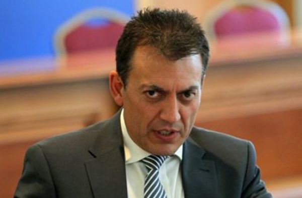 Βρούτσης: Δέσμευσαν τη χώρα με πλεόνασμα 3,5% για δέκα χρόνια