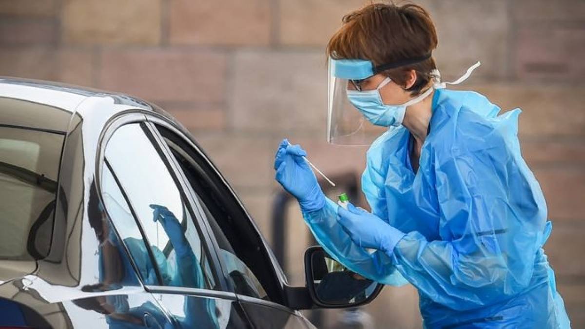 Σε τεστ κορονοϊού... εξπρές επενδύει η Βρετανία