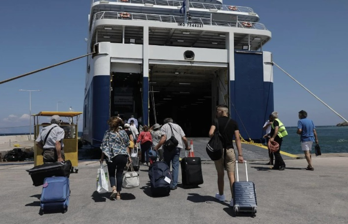 Εκπτώσεις σε ακτοπλοϊκά-αεροπορικά εισιτήρια για αναπληρωτές εκπαιδευτικούς για το Πάσχα
