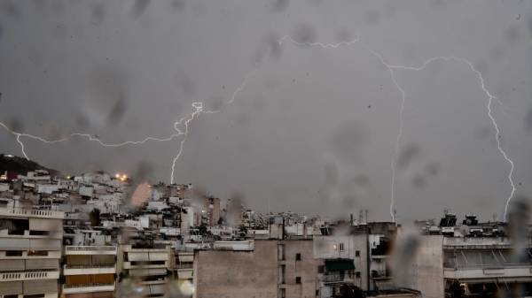 Καταιγίδες και χιόνια φέρνει ο «Ορέστης»