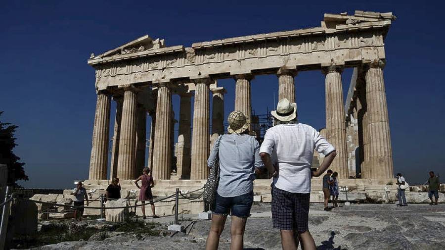 Berliner Zeitung: Και ξαφνικά… φαίνονται πιθανές οι διακοπές στην Ελλάδα